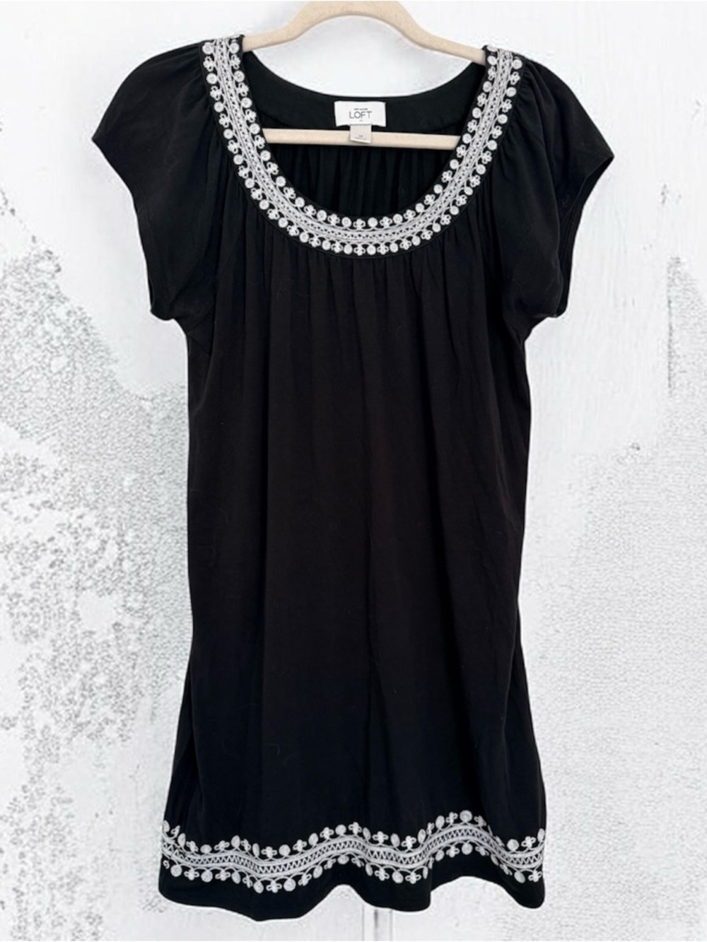 LOFT Black Shift Dress White Embroidered Trim Scoop Neck Size M